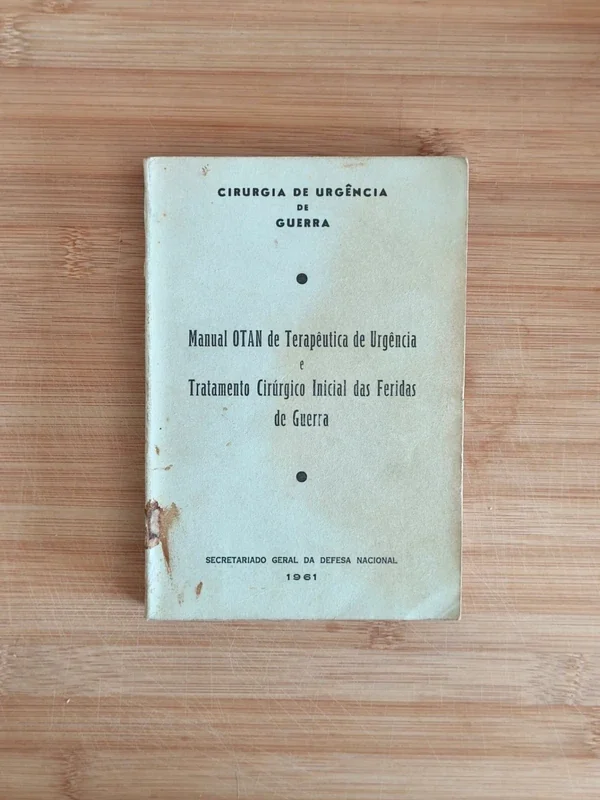 Capa do livro CIRURGIA DE URGÊNCIA DE GUERRA - MANUAL OTAN DE GUERRA