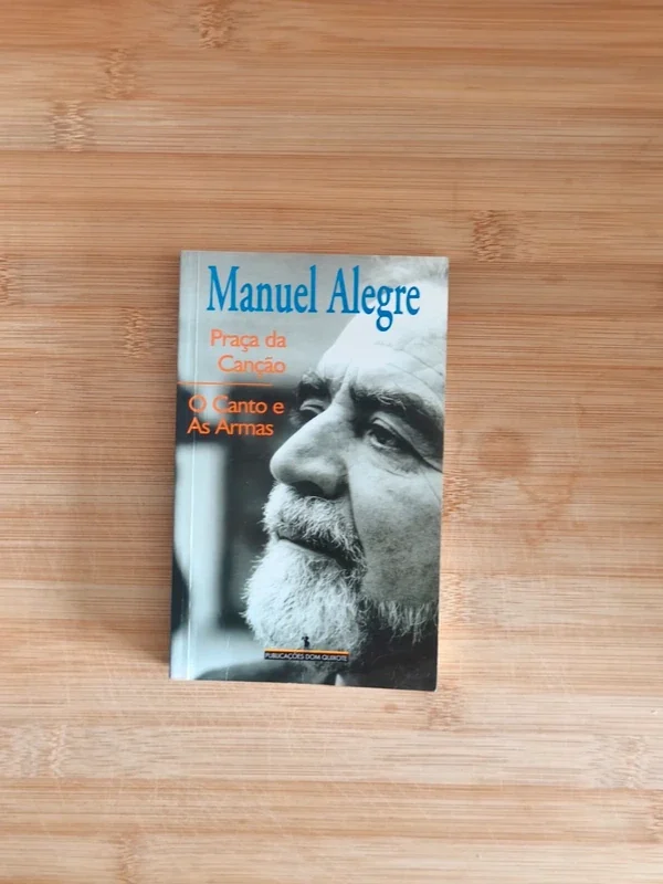 Capa do livro PRAÇA DA CANÇÃO / O CANTO E AS ARMAS