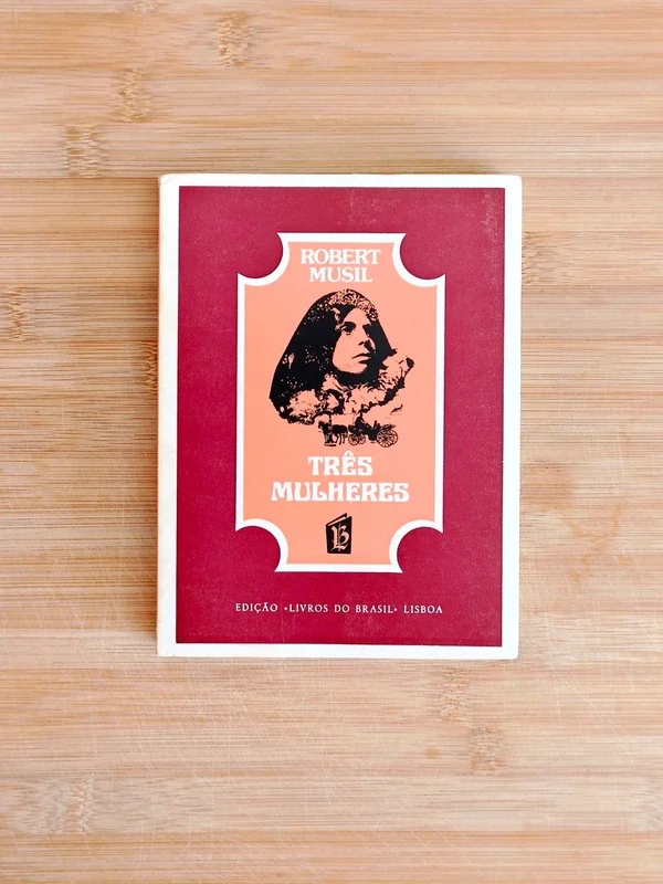 Capa do livro TRÊS MULHERES