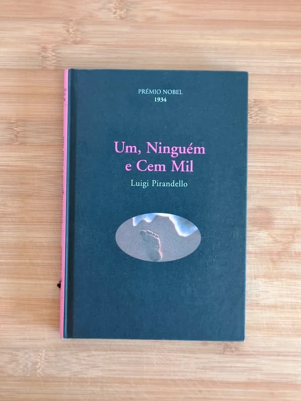 Capa do livro UM, NINGUÉM E CEM MIL